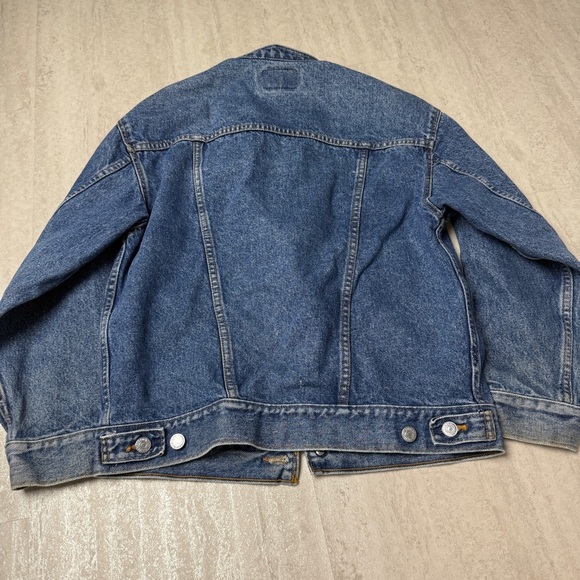 Levi's jean jacket - Picture 8 of 9